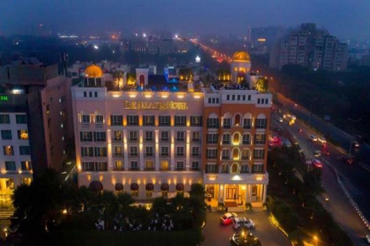 The Pllazio Hotel Gurgaon Exteriör bild